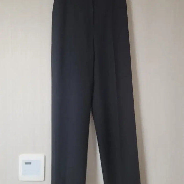 [SOLD OUT] 리스트 LIST 일자핏 슬랙스 바지