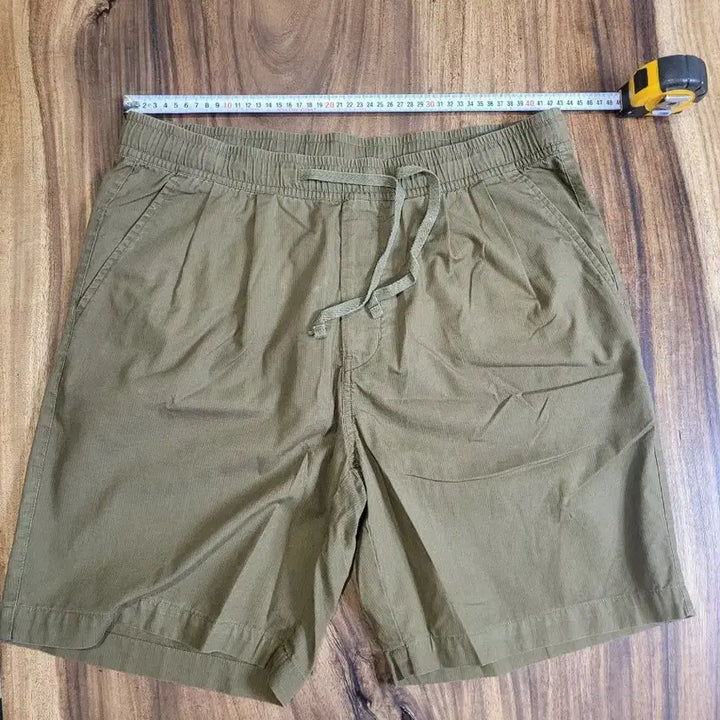 [SOLD OUT] 8세컨즈 카키색 반바지 86사이즈