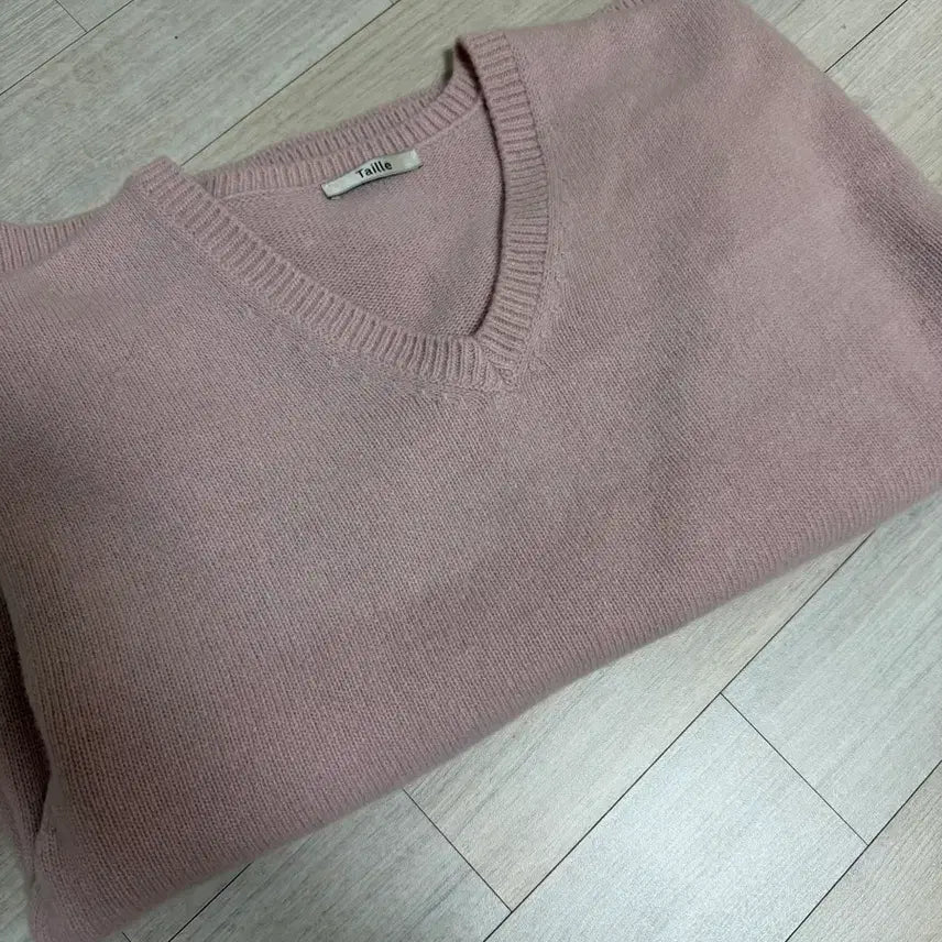 [BUNJANG] Tylle V-neck Knit Sweater / 타일레 브이넥 니트 판매 새상품