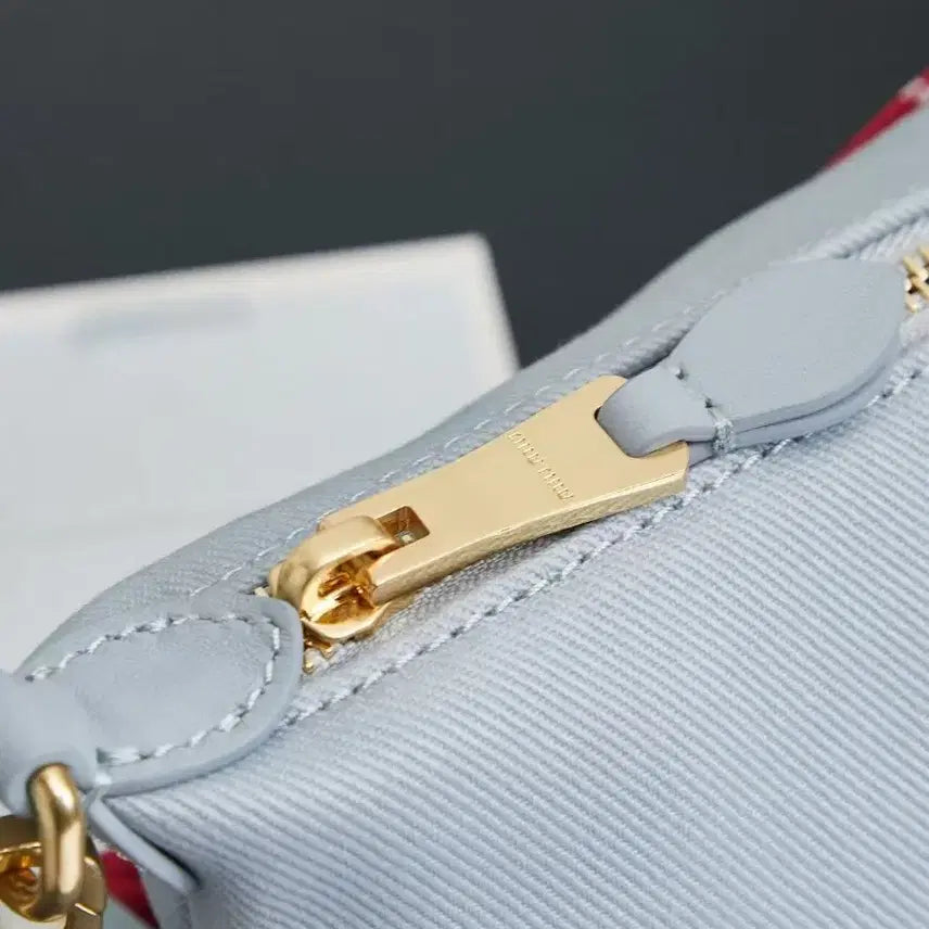 [SOLD OUT] 백화점에서 구매한 MIU MIU/토트백 여성용 블루 숄더백