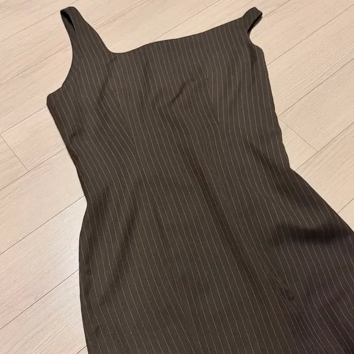 [BUNJANG] Sinoon Asymmetrical One-Shoulder Long Dress / 시눈 언발란스 원숄더 롱 드레스 브라운 스트라이프원피스오프숄더트임레이어드