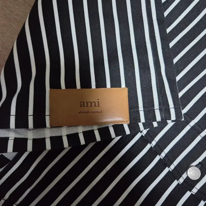 [BUNJANG] AMI Leather Patch Stripe Shirt Jacket / 아미 가죽패치 스트라이프 셔켓 105