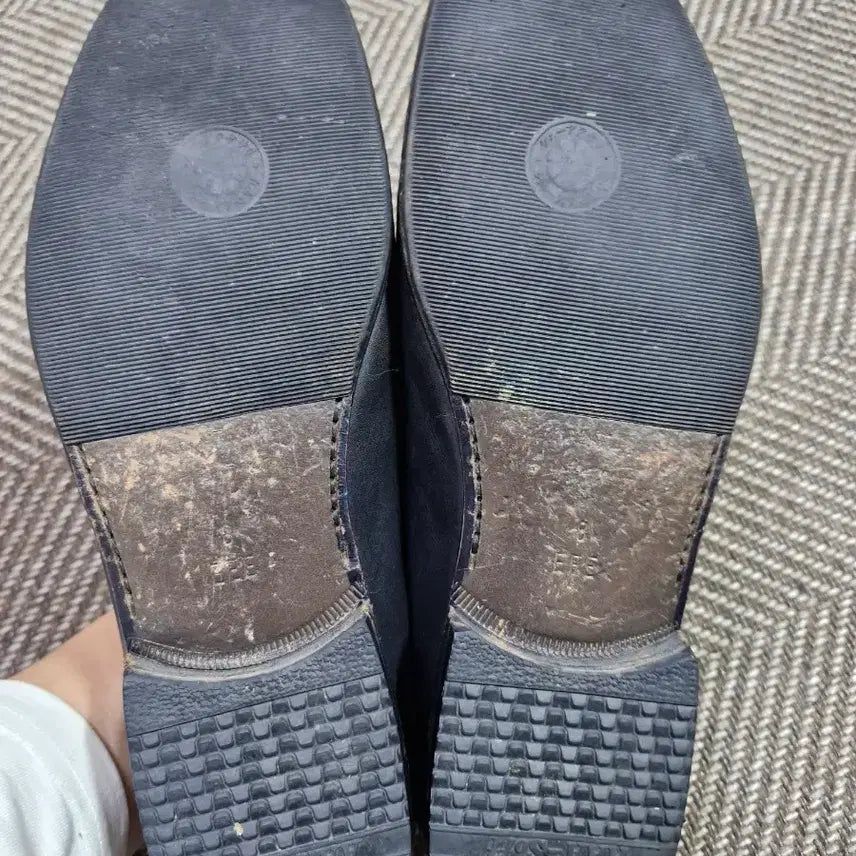 [BUNJANG] Ferragamo Gancini Loafers / 페레가모 간치니 로퍼 270