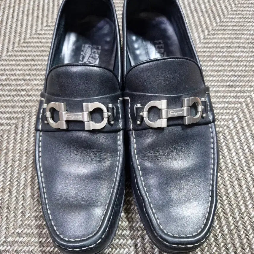 [BUNJANG] Ferragamo Gancini Loafers / 페레가모 간치니 로퍼 270