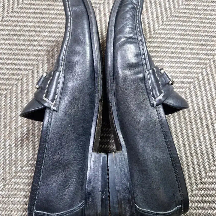 [BUNJANG] Ferragamo Gancini Loafers / 페레가모 간치니 로퍼 270