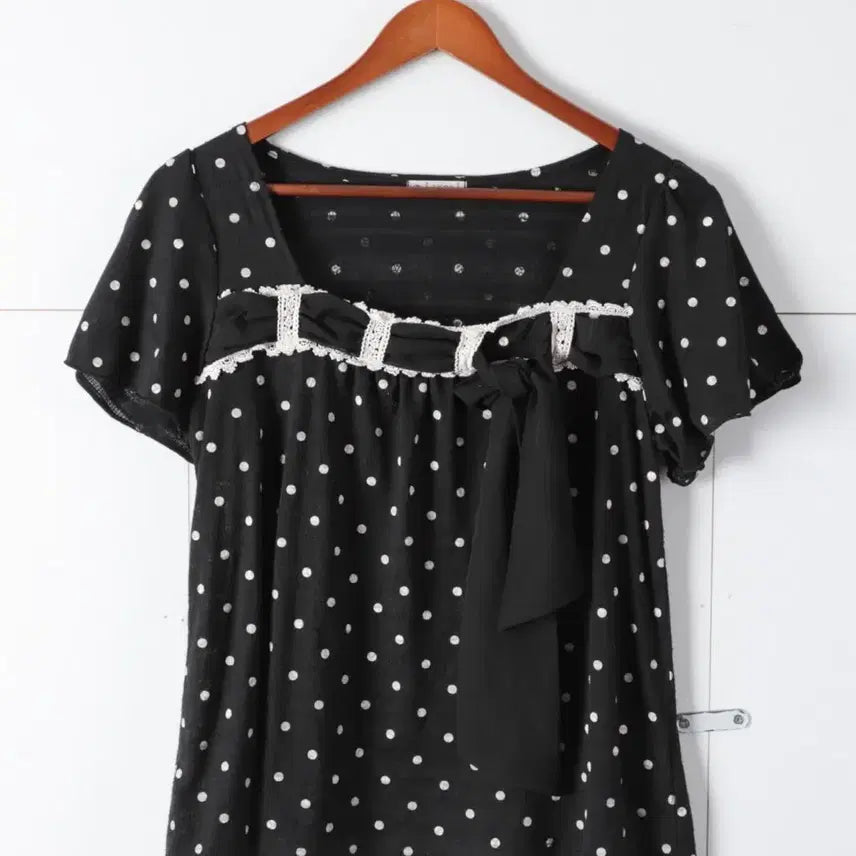 [BUNJANG] Axes Femme Dot Blouse / 엑시즈팜 도트 블라우스 짜잔씨 리즈리사 히메갸루 라떼갸루