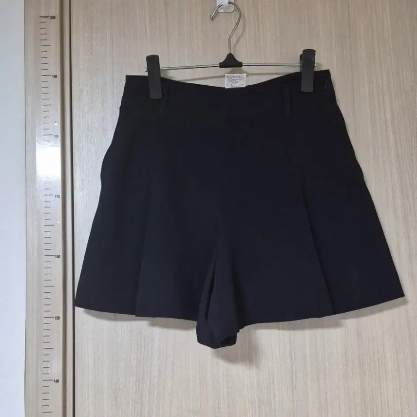 [BUNJANG] List Navy Pin-Tuck Shorts / 리스트 핀턱 네이비 숏츠 2023