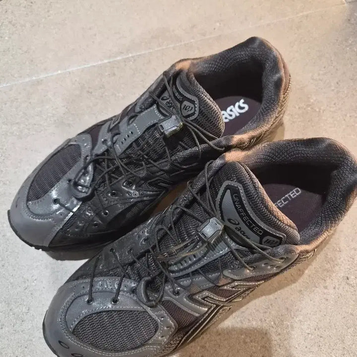 [BUNJANG] Asics Nimbus 285 Unaffected Sneakers / 아식스 님버스 285 언어펙티드