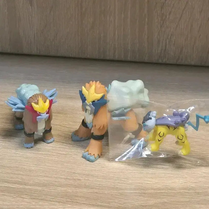 [BUNJANG] Pokemon Moncolle Gacha Entei &amp; Raikou Set / 포켓몬 피규어 몬코레 가챠 앤테이&amp;라이코 세트