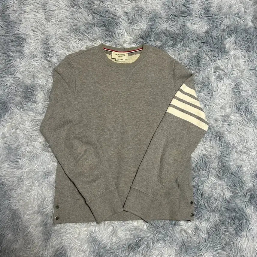[BUNJANG] Thom Browne Diagonal Stripe Sweatshirt Grey / 톰브라운 사선완장 맨투맨 그레이