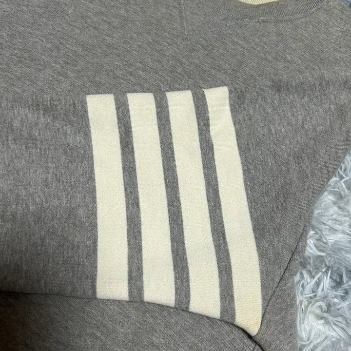 [BUNJANG] Thom Browne Diagonal Stripe Sweatshirt Grey / 톰브라운 사선완장 맨투맨 그레이