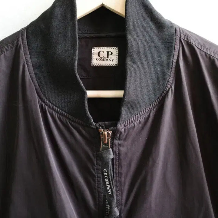 [SOLD OUT] Cp company 고글 봄버 자켓
