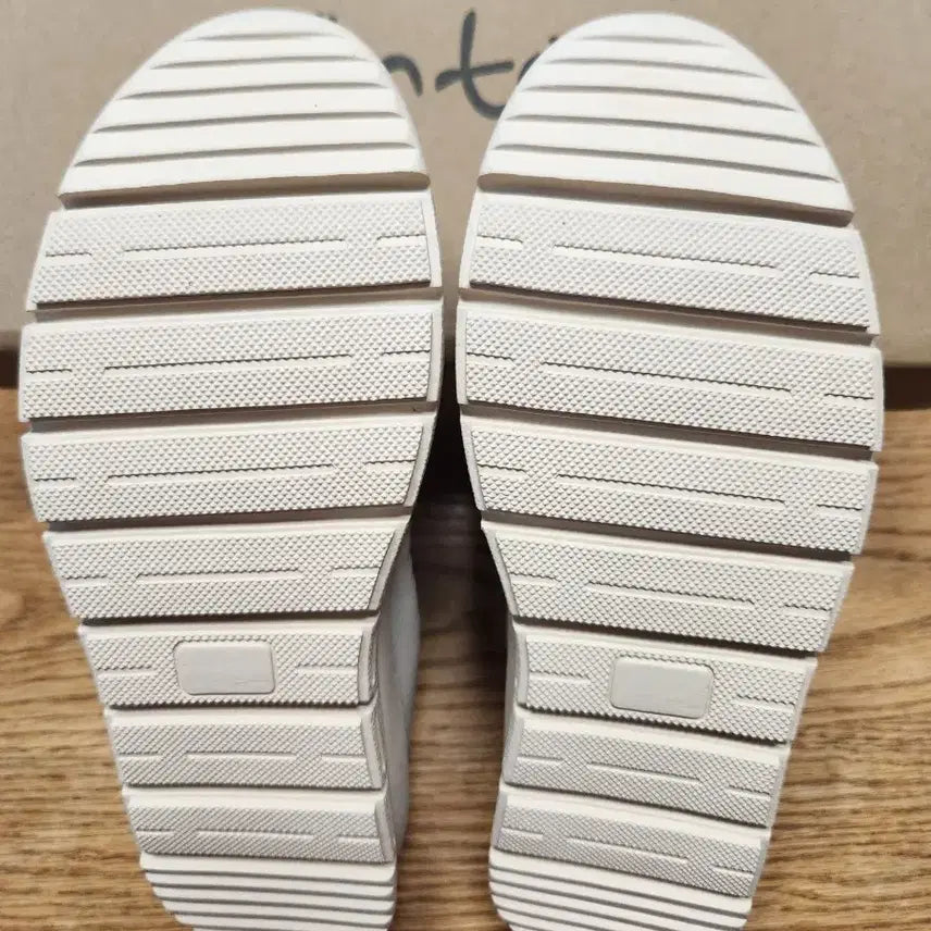 [SOLD OUT] 민토 플랫 슈즈 235(새상품)