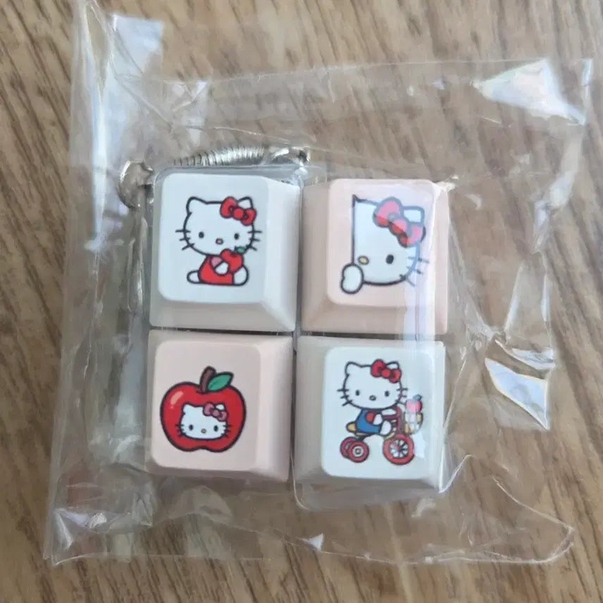 [SOLD OUT] LED 헬로키티 키캡 키링 새상품