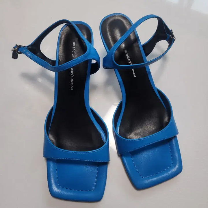 [SOLD OUT] 새상품 블루 샌들 250