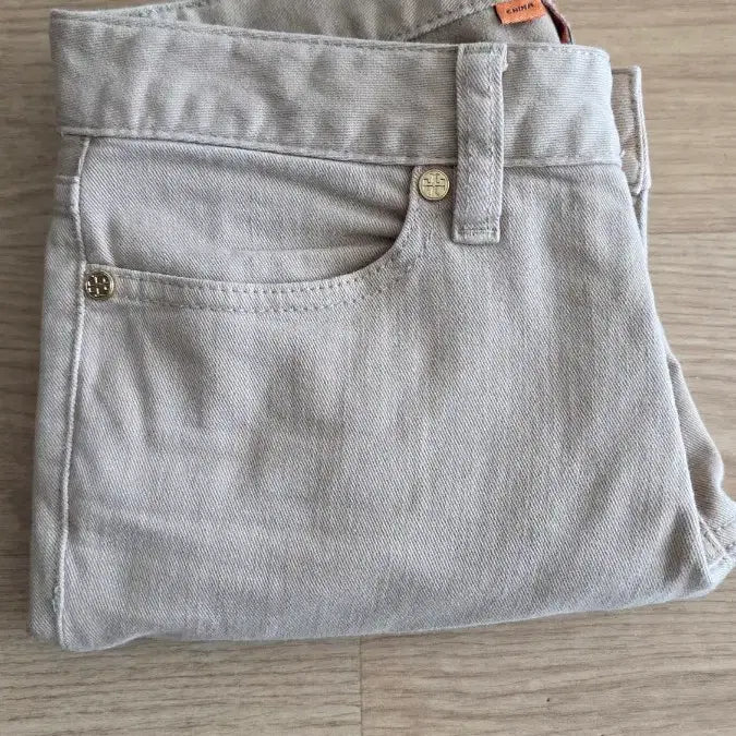 [SOLD OUT] 토리버치 크롭 스키니팬츠 24