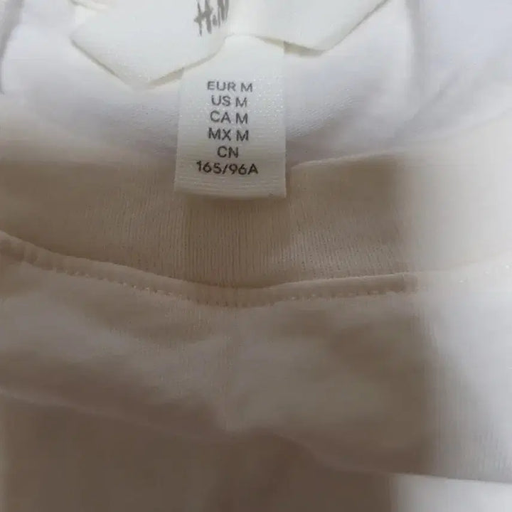 [BUNJANG] H&amp;M Paris Ivory T-shirt / H&amp;M 파리 반팔티 아이보리