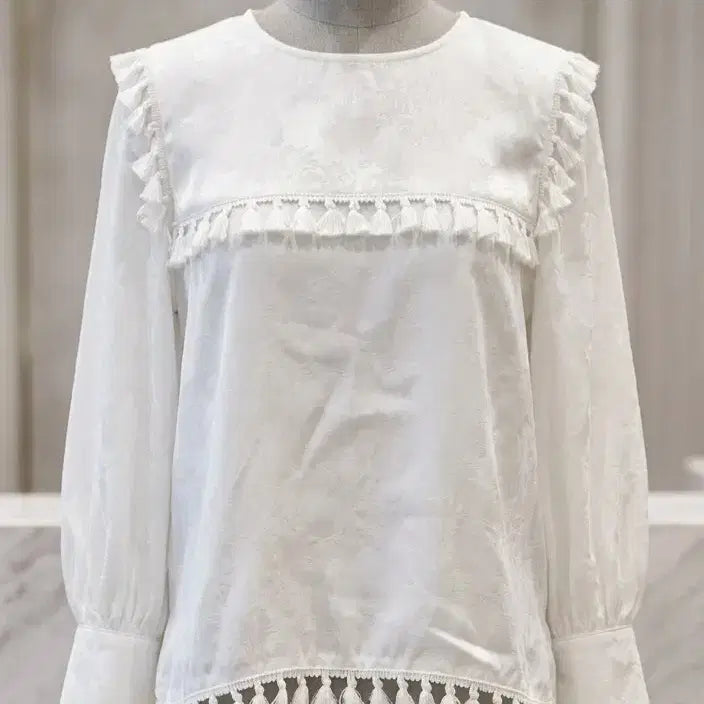 [BUNJANG] White Tassel Blouse / 화이트 태슬 블라우스 66가단48