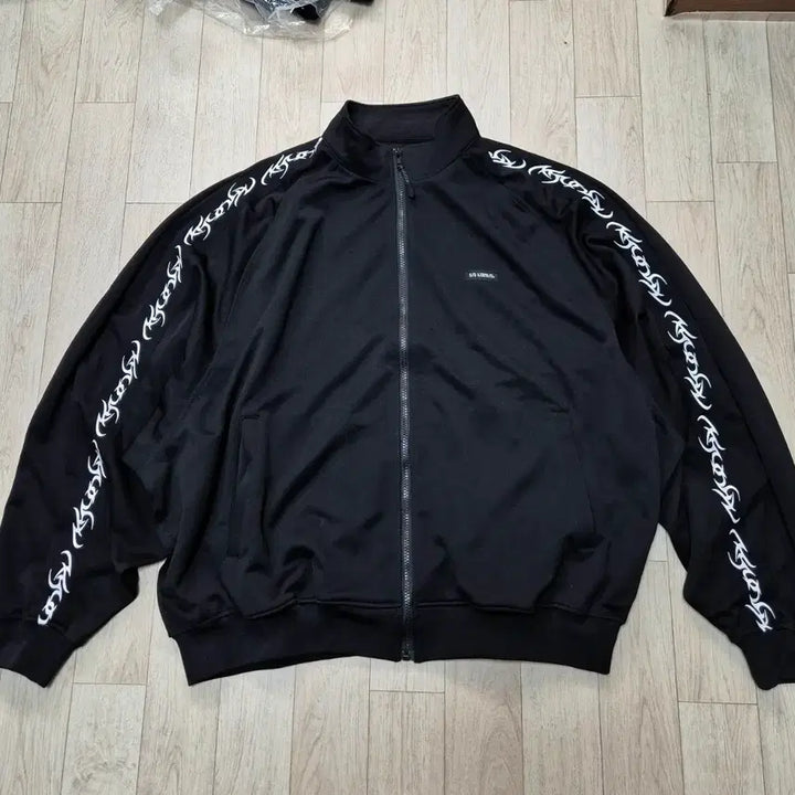 [SOLD OUT] 아조바이아조 랭글런 트랙 자켓/원턱 트랙 팬츠 XL(소코년 착용)
