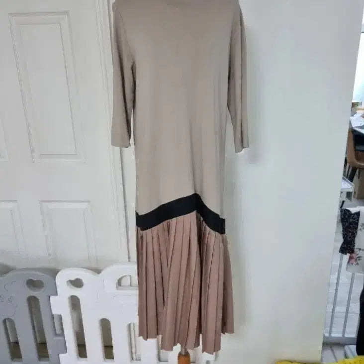 [BUNJANG] Color Block Pleated Long Dress / 배색 플리츠 롱원피스