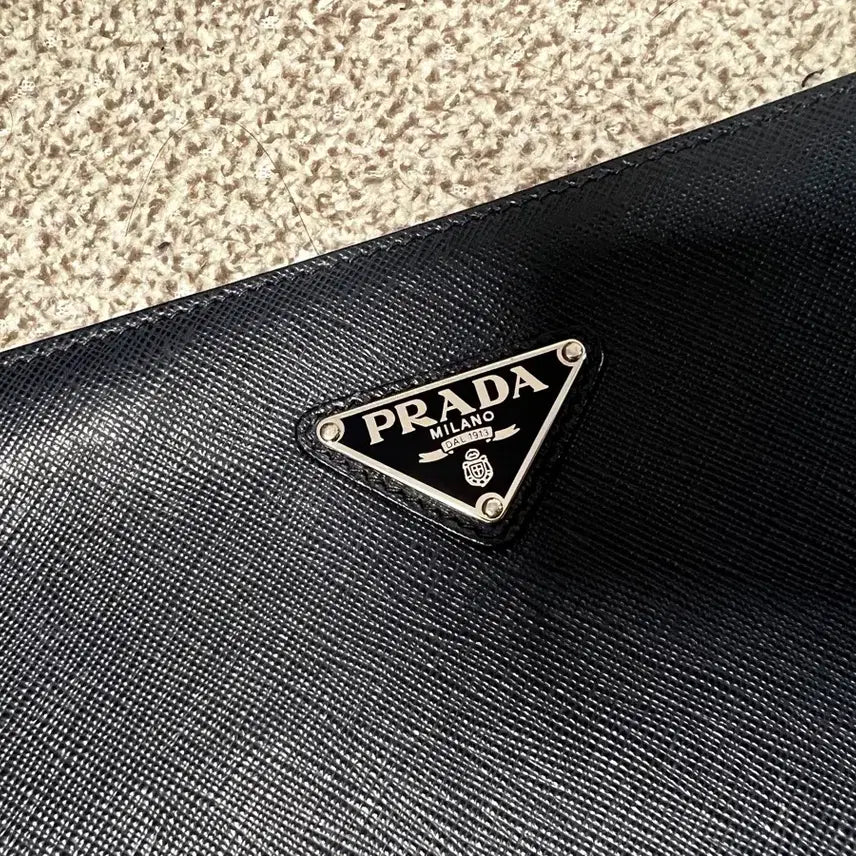 [SOLD OUT] 프라다 사피아노 클러치백 (블루)