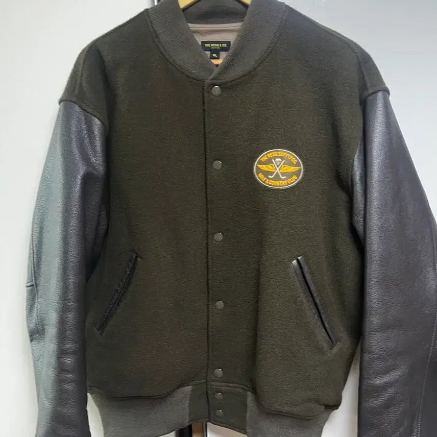 [SOLD OUT] 더레스큐 바시티 자켓 (xl)