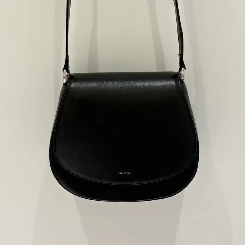 [BUNJANG] Stand Oil Flap Bag - Black / 스탠드오일 플랩백 블랙