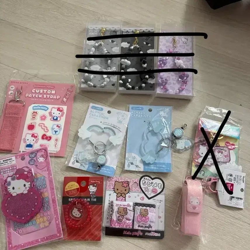 [SOLD OUT] 헬로키티 굿즈 모음 (키링/폰스트랩 외)