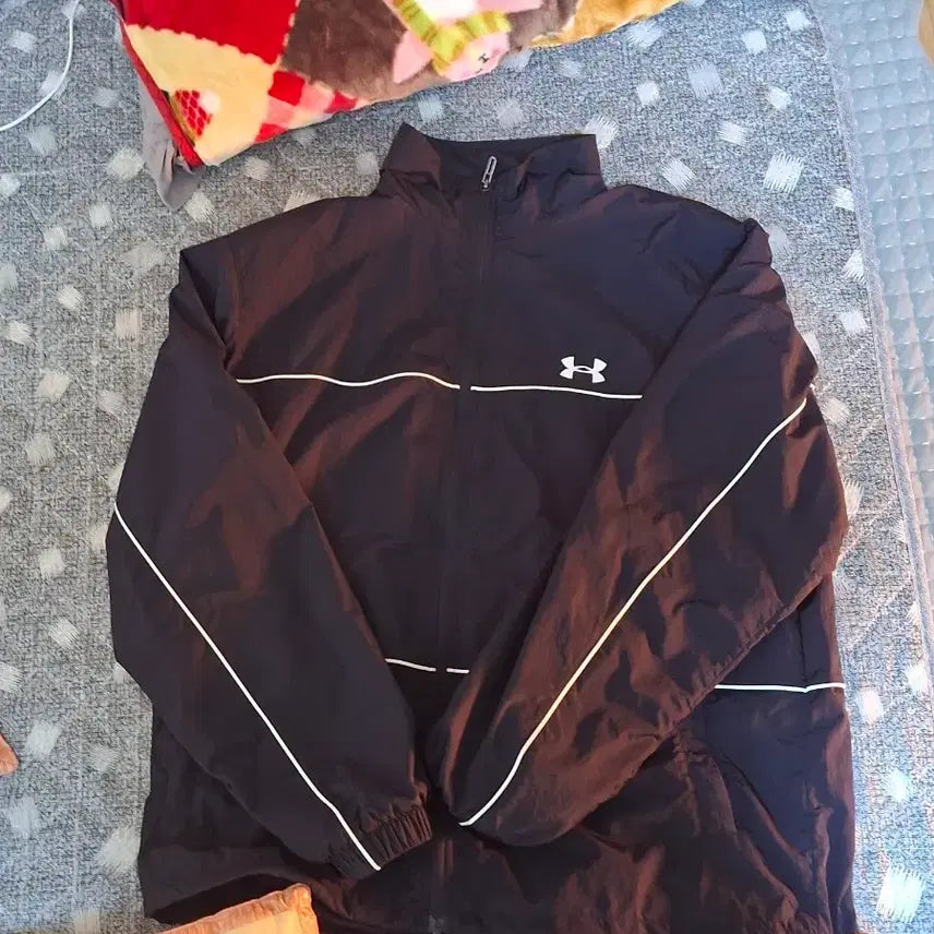 [BUNJANG] Under Armour Windbreaker Jacket - Size L / 언더아머 바람막이L사이즈