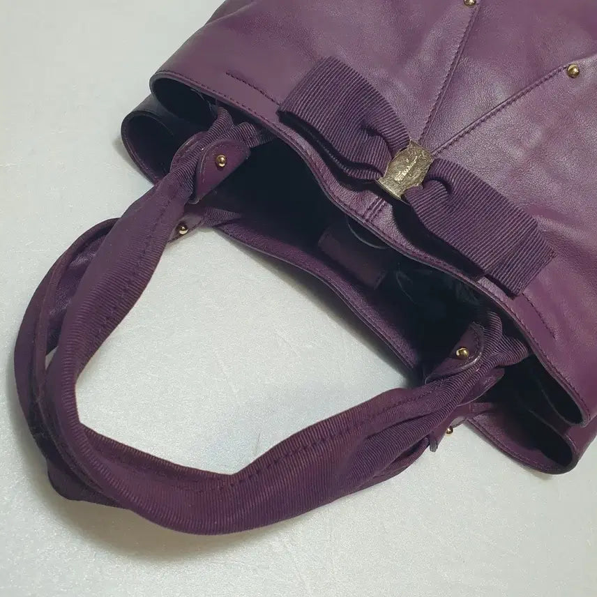 [BUNJANG] Ferragamo Leather Tote Bag / 정품 ㅡ페라가모 ㅡ리본ㅡ가죽. 토트백