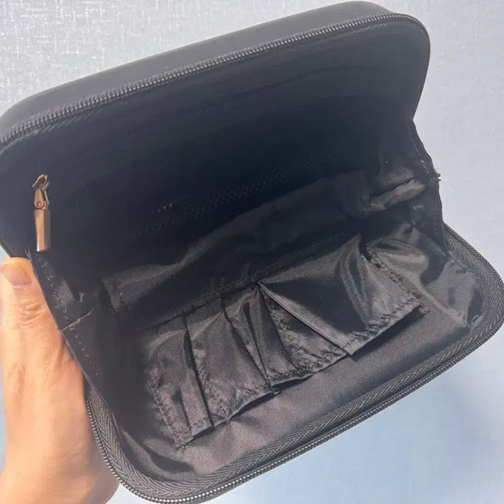 [SOLD OUT] 쿠론 블랙 가죽 파우치