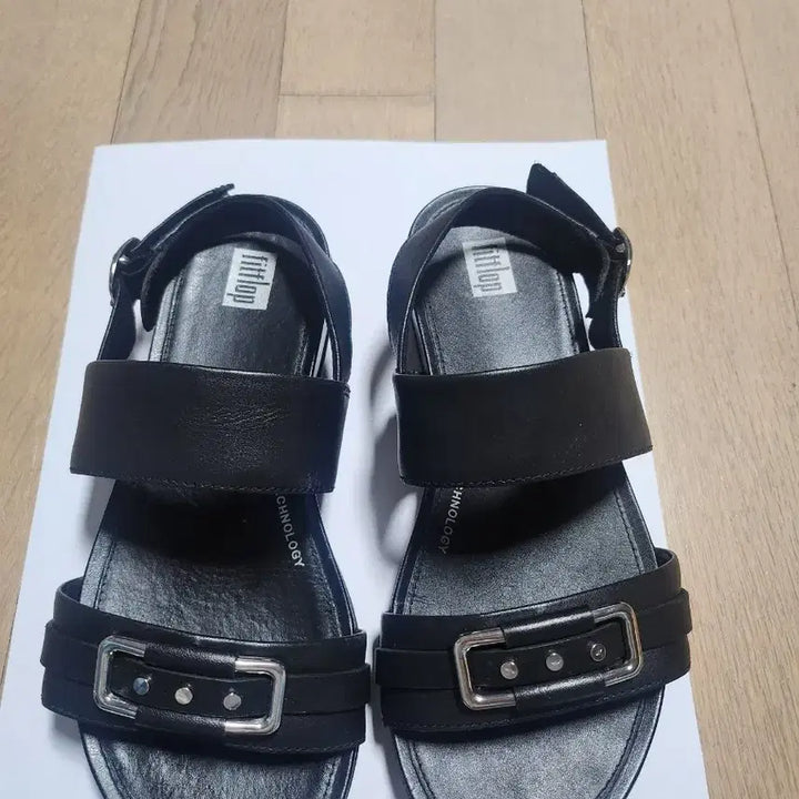 [SOLD OUT] 핏플랍 샌들