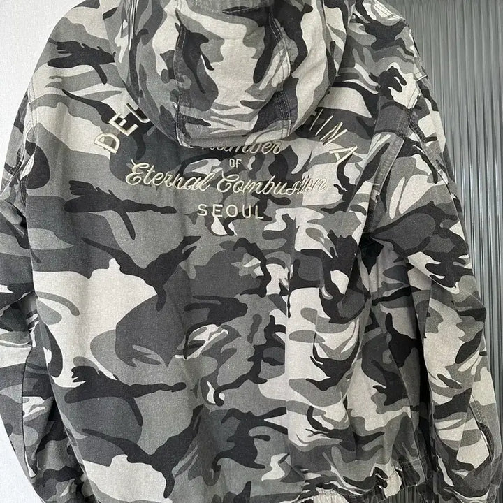 [SOLD OUT] 데우스 엑스 마키나 어드레스 카펜터 후드 카모 자켓 카모