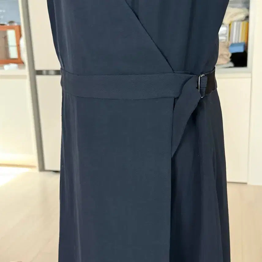 [SOLD OUT] 띠어리 네이비 랩 드레스