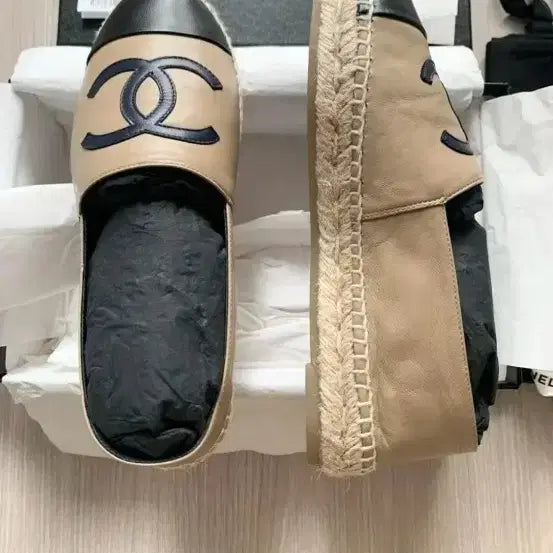 [BUNJANG] Chanel Espadrille Sandals Beige/Black / 샤넬 에스파듀 샌들 베이지/블랙