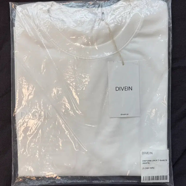 [SOLD OUT] DIVEIN  크롭 반팔티 새상품(100-105)