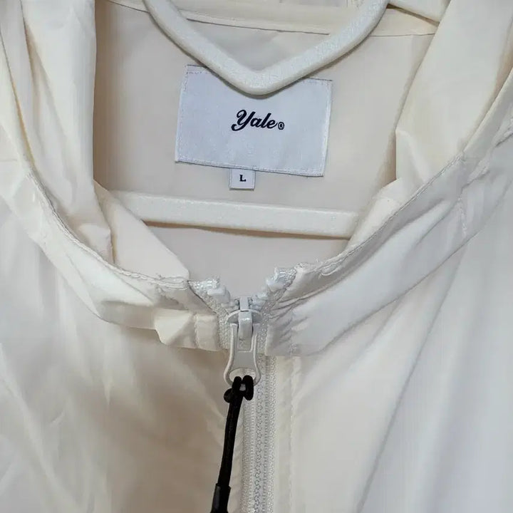 [SOLD OUT] 예일 패커블 윈드브레이커 크림아이보리 L