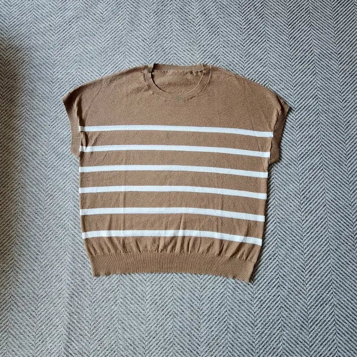 [BUNJANG] S&amp;J Co. Beige Stripe Summer Knit (Size 100) / 새상품) 베이지 스트라이프 썸머니트 100