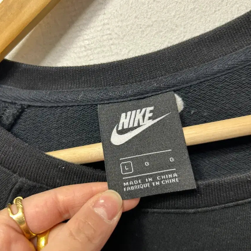 [BUNJANG] Nike Double Swoosh Black Sweatshirt / 나이키 더블 스우시 블랙 맨투맨 100
