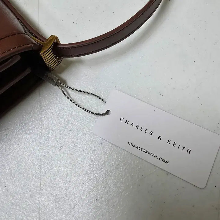 [SOLD OUT] 찰스앤키스 브라운 샬롯백