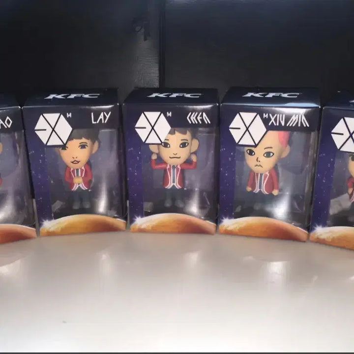 [BUNJANG] EXO-M KFC Figure Bundle Set / EXO-M 중국 KFC 피규어 풀셋(*미개봉) 판매합니다.