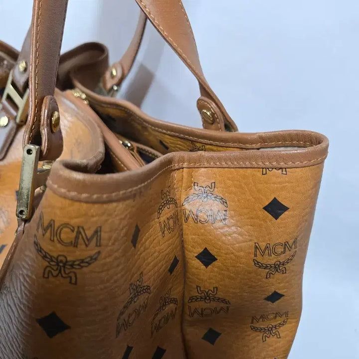 [SOLD OUT] MCM 비세토스 숄더백 + 파우치
