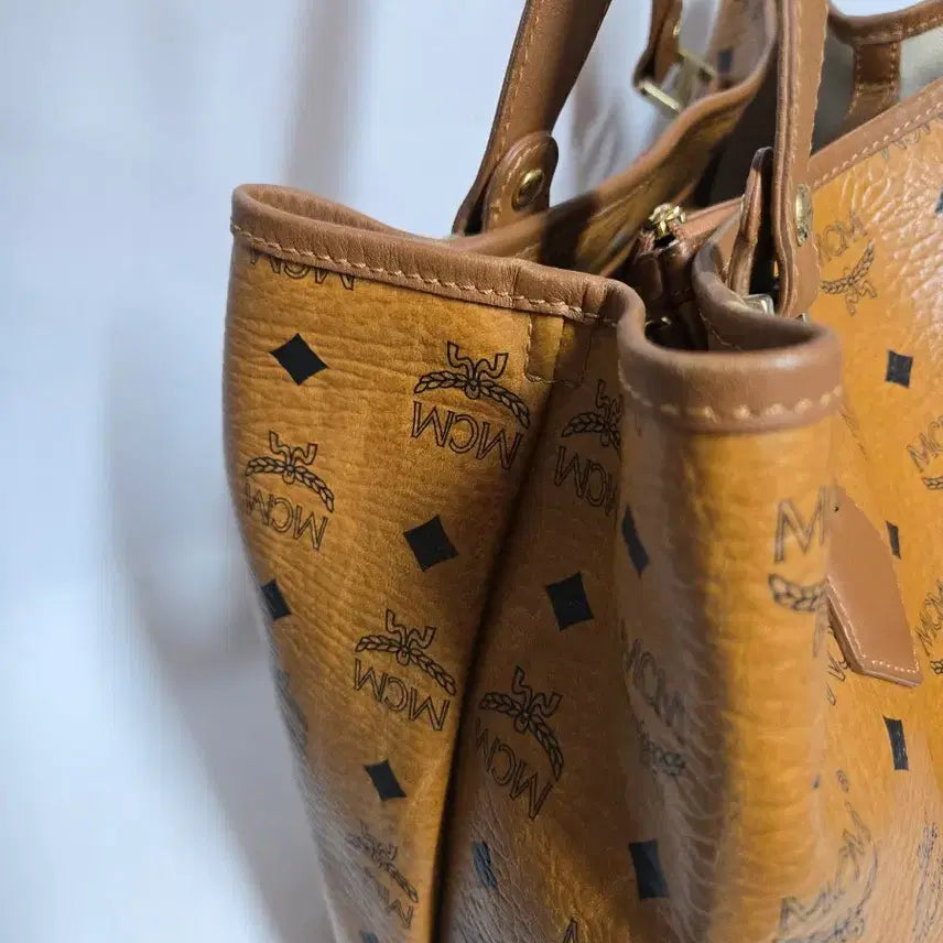 [SOLD OUT] MCM 비세토스 숄더백 + 파우치