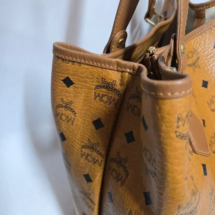 [SOLD OUT] MCM 비세토스 숄더백 + 파우치