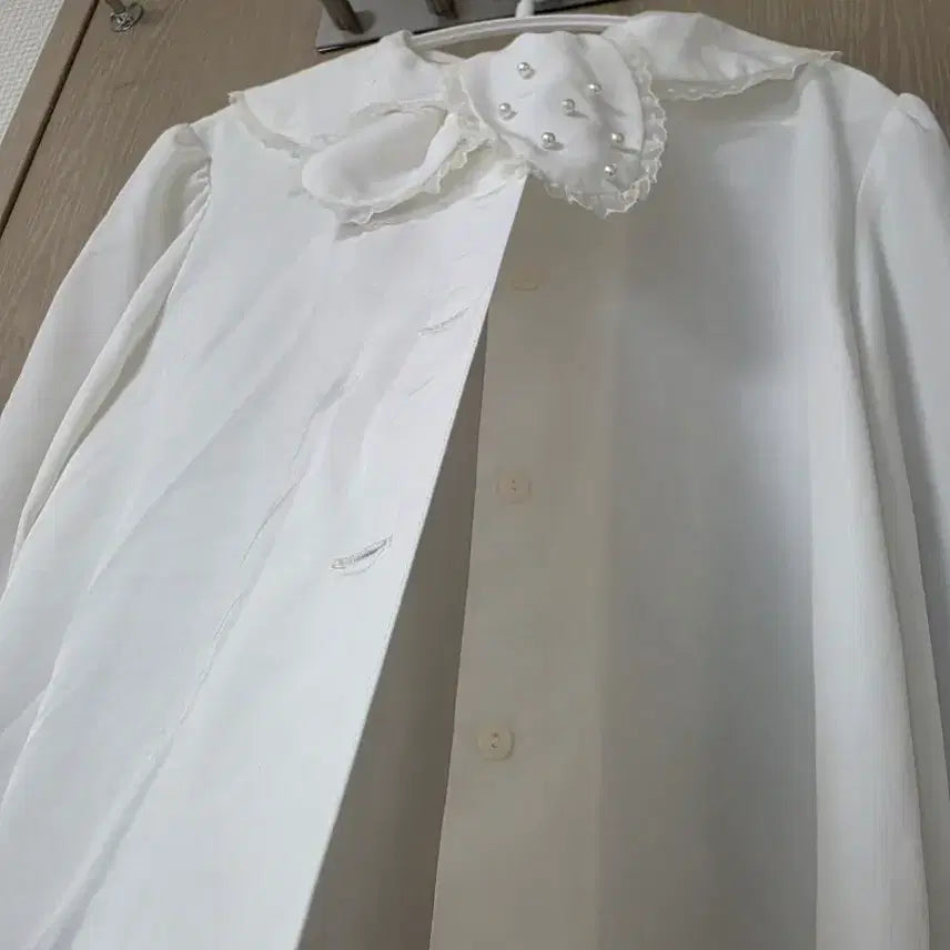 [BUNJANG] Vintage Ribbon Blouse / 빈티지 리본 블라우스