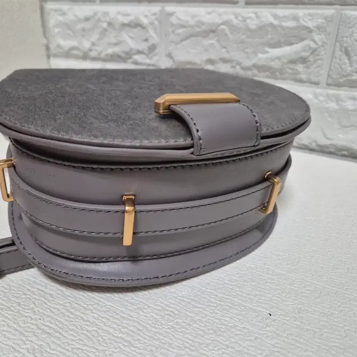 [BUNJANG] Charles &amp; Keith Shoulder Bag / 찰스앤키드