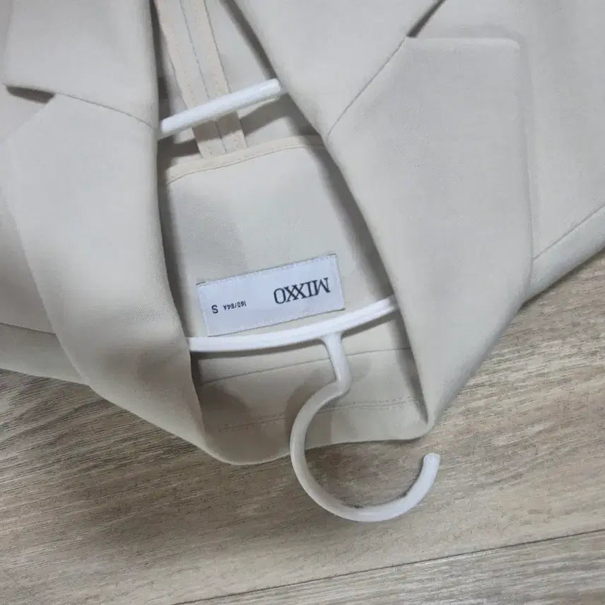 [BUNJANG] Mixxo Tailored Crop Jacket / 미쏘 테일러드 크롭 자켓