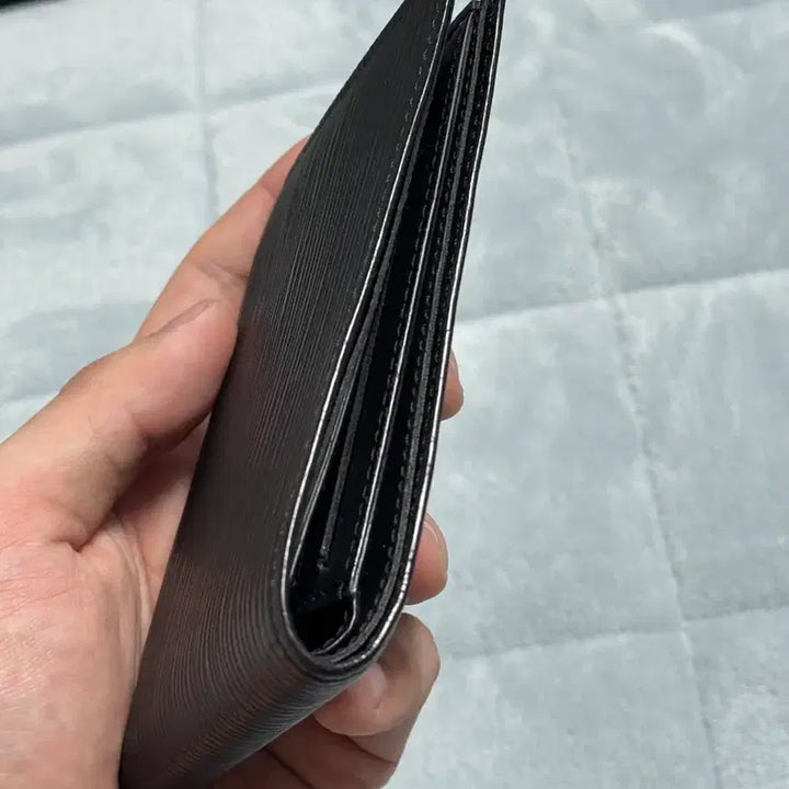 [BUNJANG] Louis Vuitton Circle Logo Bi-fold Wallet / 루이비통 서클 로고 반지갑