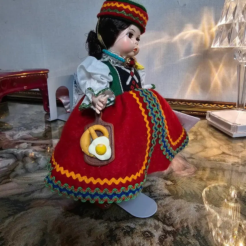 [BUNJANG] Madame Alexander International Czechoslovakia Doll / 마담알렉산더 인터내셔널 체코슬로바키아