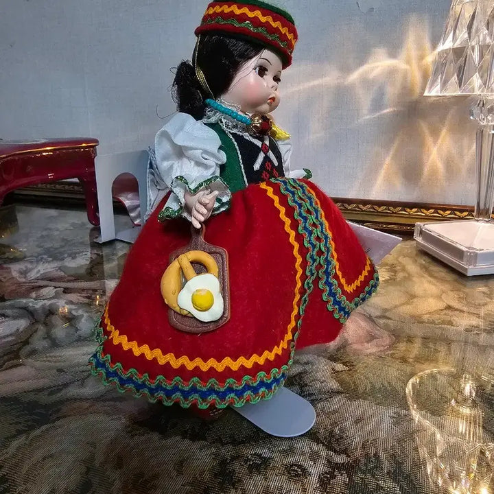 [BUNJANG] Madame Alexander International Czechoslovakia Doll / 마담알렉산더 인터내셔널 체코슬로바키아